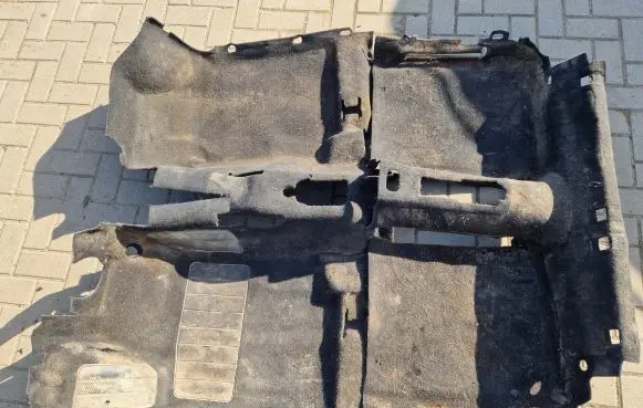 Volkswagen Golf III Interior carpet 1H0868717C SYNCRO