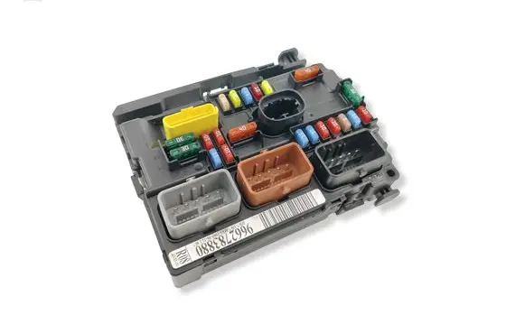 Peugeot 207 Fuse module 9662783880