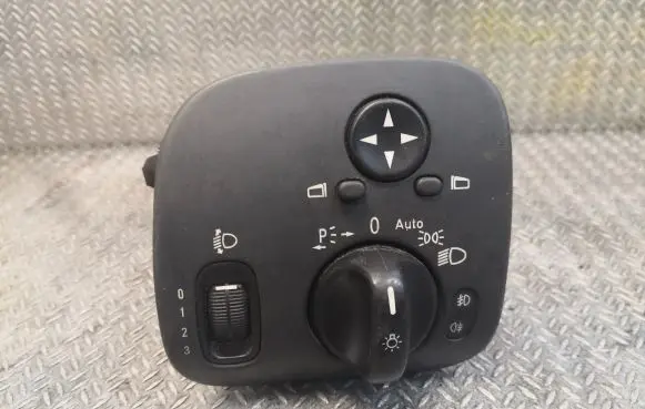 Mercedes-Benz C W203 Light module LCM 2035451404