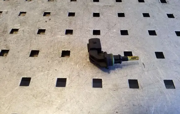 BMW X3 E83 Intake air temperature sensor 13627792203