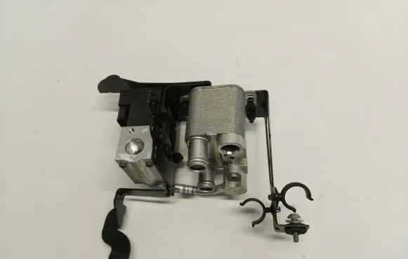 Porsche Taycan 9J1 Air conditioning (A/C) expansion valve 4m0816682e