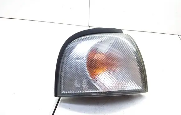 Nissan Sunny Front indicator light 013530 010301