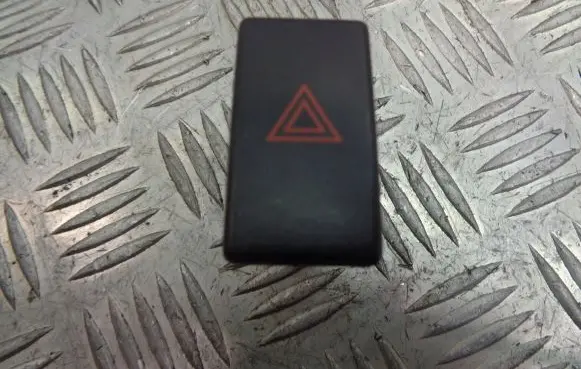 Toyota Avensis T250 Hazard light switch