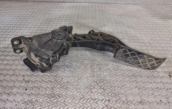 Volkswagen Transporter - Caravelle T5 Accelerator throttle pedal 7E1721503C