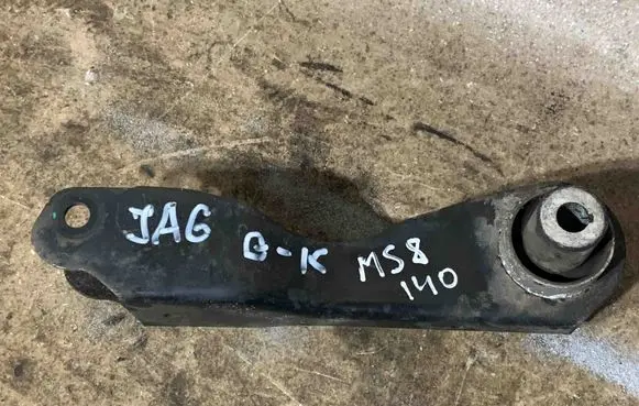 Rear upper control arm/wishbone