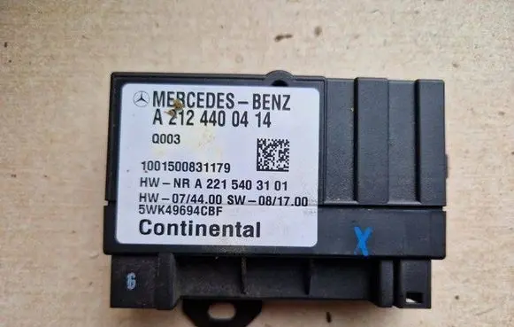Mercedes-Benz E C207 W207 Fuel injection pump control unit/module A2124400414 A2215403101