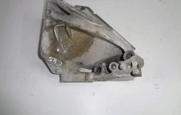 Volkswagen Polo V 6R Engine mounting bracket 04B199207