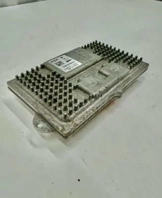 Peugeot 3008 II LED ballast control module 90093044 S0109