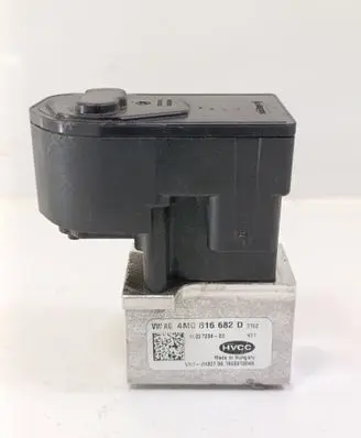 Volkswagen Golf VII Air conditioning (A/C) expansion valve 4M0816682D