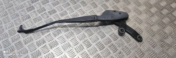 Mercedes-Benz C W204 Front wiper blade arm A2048201544