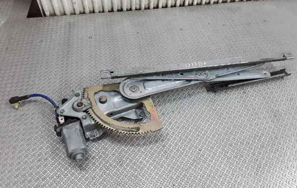 KIA Sorento Front door window regulator with motor 824603E000