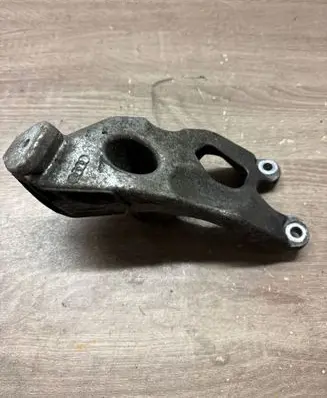 Audi A4 S4 B8 8K Engine mounting bracket 8K0199307B