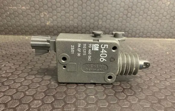Opel Zafira B Fuel tank opening switch 90460062 5406 1101215