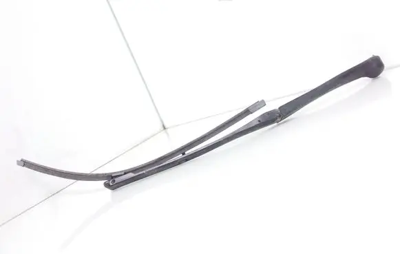 BMW 5 E39 Front wiper blade arm 8209879 61618209879