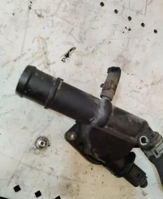 Volkswagen PASSAT CC Engine coolant pipe/hose 03L121132 PA66GF30