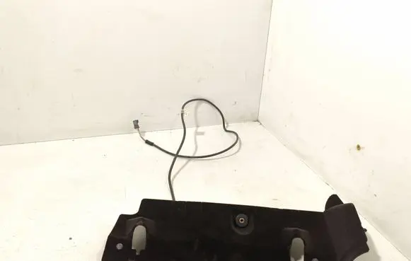 Mercedes-Benz E W211 AUX in-socket connector A2116804484