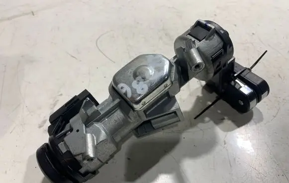 Mazda 3 I Ignition lock 3M513F880AC