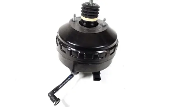 BMW 1 E82 E88 Brake booster 6788042