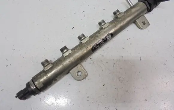 Opel Astra H Fuel main line pipe 55200266