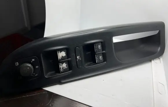 Volkswagen PASSAT B6 Electric window control switch 1K4959857