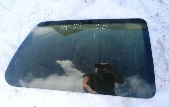 Volkswagen Golf III Rear side window