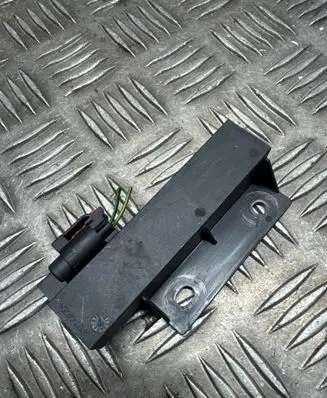 Fiat 500X Aerial antenna amplifier 68068148AA 64469T
