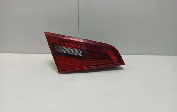 Audi A3 S3 8V Tailgate rear/tail lights 8V4945093A