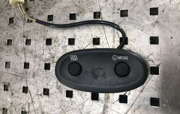Toyota Yaris Verso Cruise control switch 6410A31