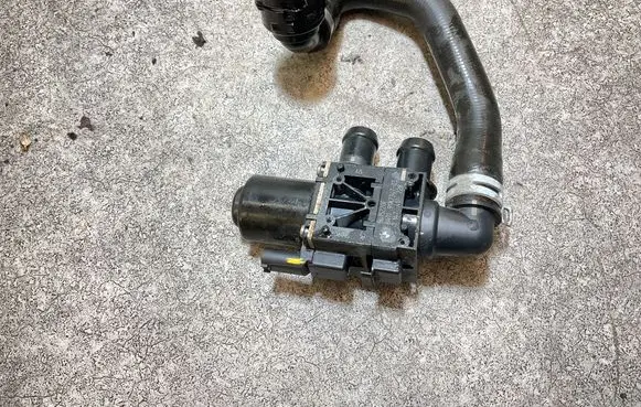 BMW 5 G30 G31 G38 Electric auxiliary coolant/water pump 9015220F 1147412228 9147347