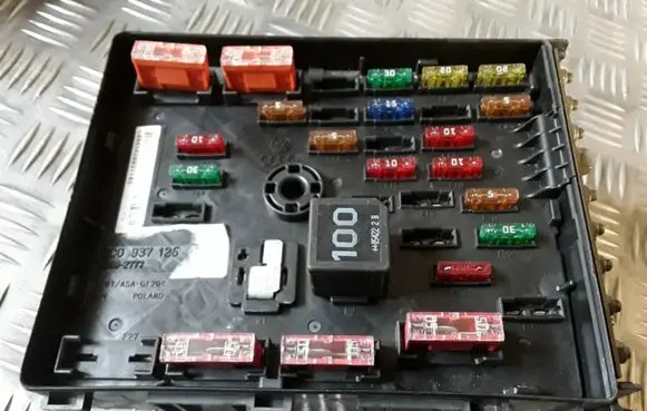 Volkswagen PASSAT B6 Comfort/convenience module 3C0937125 63592777