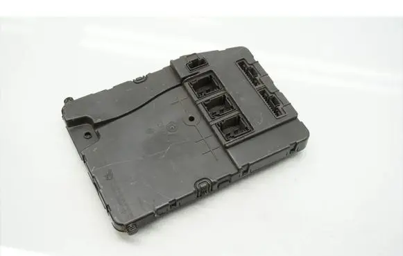 Renault Megane II Central body control module 8200433200