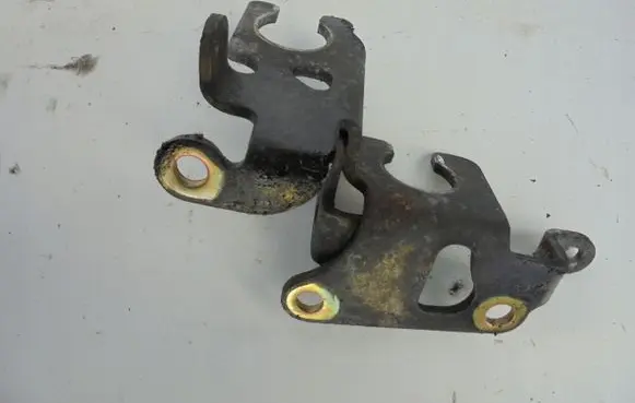 Honda CR-V Fender mounting bracket