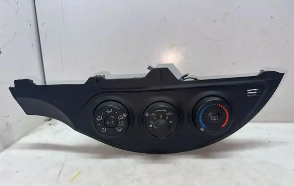 Toyota Yaris Climate control unit 107747A0