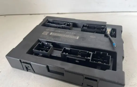 Volkswagen Touareg II Comfort/convenience module 4H0907064EH