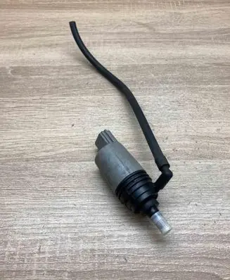 BMW 5 E60 E61 Headlight washer pump 6934159 23557610
