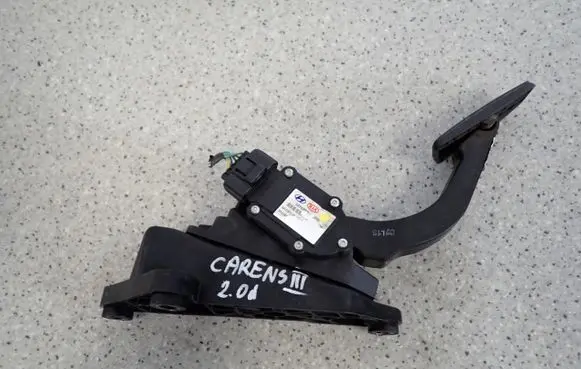 KIA Carens II Accelerator pedal position sensor 
