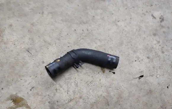 Toyota Avensis T250 Engine coolant pipe/hose