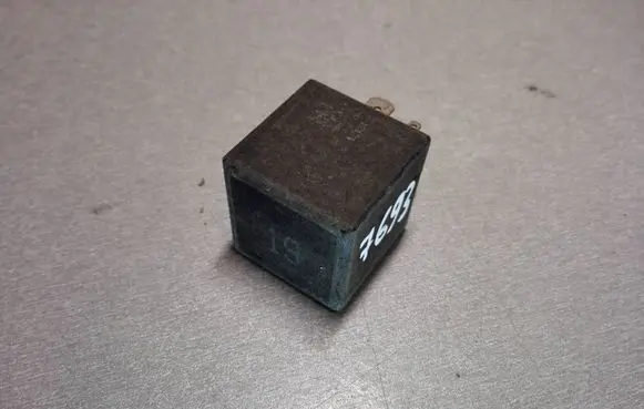 Volkswagen PASSAT B5 Other relay 191955531