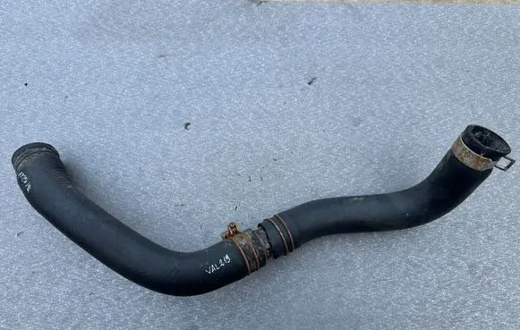 Nissan Patrol Y61 Engine coolant pipe/hose 21501VB300