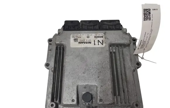 Nissan X-Trail T31 Engine control unit/module 0281017187 70550008