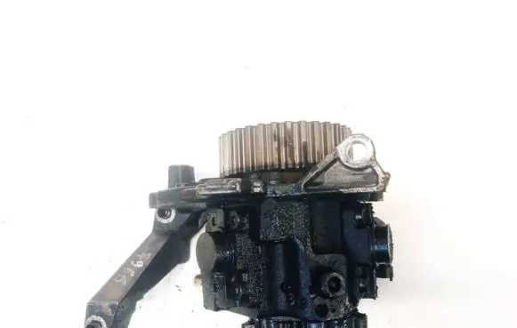 Ford Focus Fuel injection high pressure pump 0445010102 9656300380a