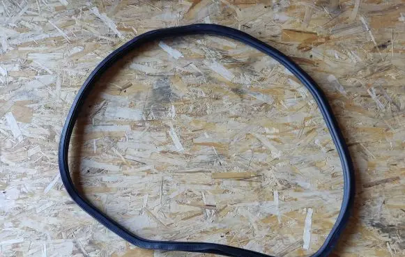 Audi A1 Rubber seal rear door 82G833722B