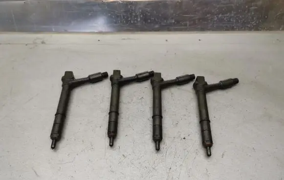 Fuel injectors set