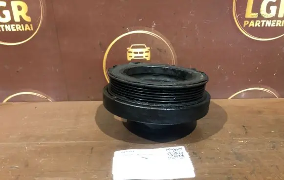 Mercedes-Benz C W204 Crankshaft pulley 201613G0