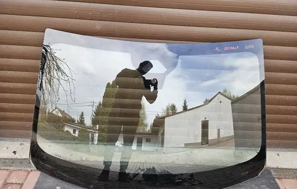 Opel Astra L Front windscreen/windshield window 5O5P5L5E5X55172