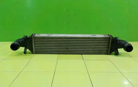 Mercedes-Benz E W212 Intercooler radiator A2045000200