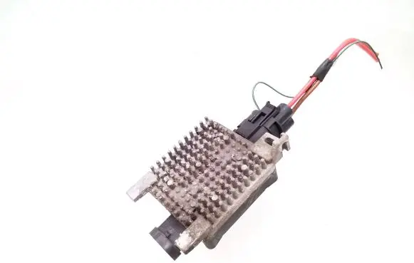 BMW 3 F30 F35 F31 Coolant fan relay 7608410