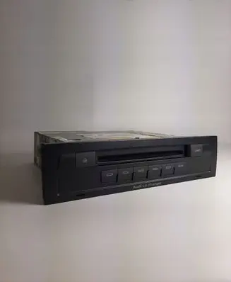 Audi Q7 4M CD/DVD changer 4L0910110B