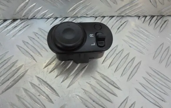 Chevrolet Lacetti Wing mirror switch