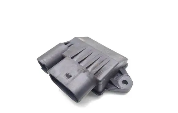 Mercedes-Benz E W211 Glow plug pre-heat relay A6429005801 0522140210